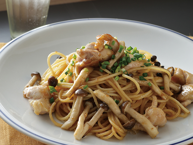 鶏肉ときのこのガーリックスパゲティ レシピ ピエトロ 美味しいドレッシングとパスタを