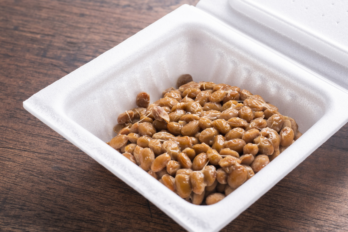 納豆のたんぱく質の含有量は?その他の栄養素やおすすめの食べ方も紹介 | ピエトロラジオ | 「いただきます!」を楽しくするwebマガジン