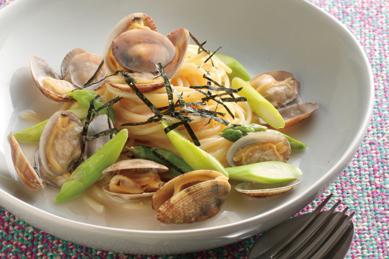 あさりとアスパラガスのたらこパスタ