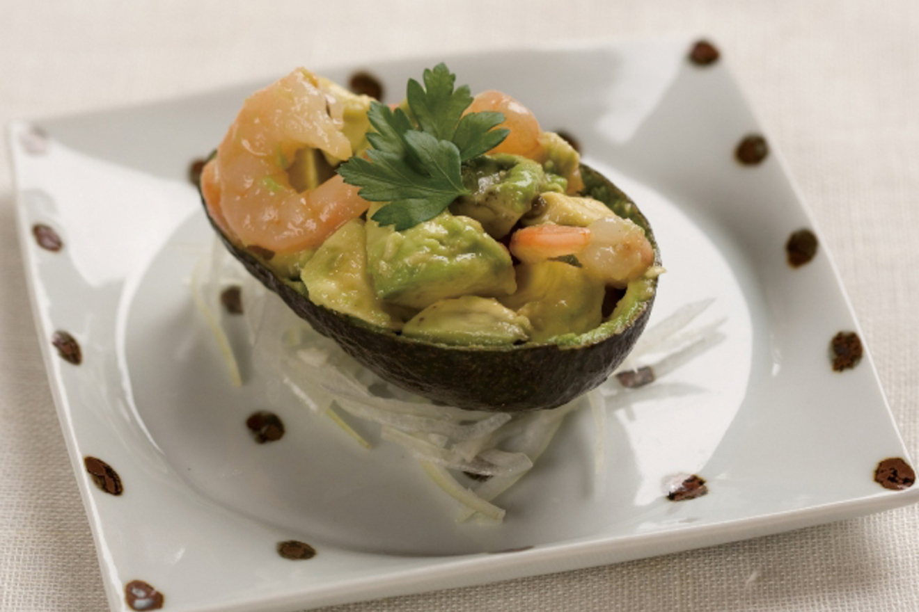 アボカドと小海老のサラダの画像