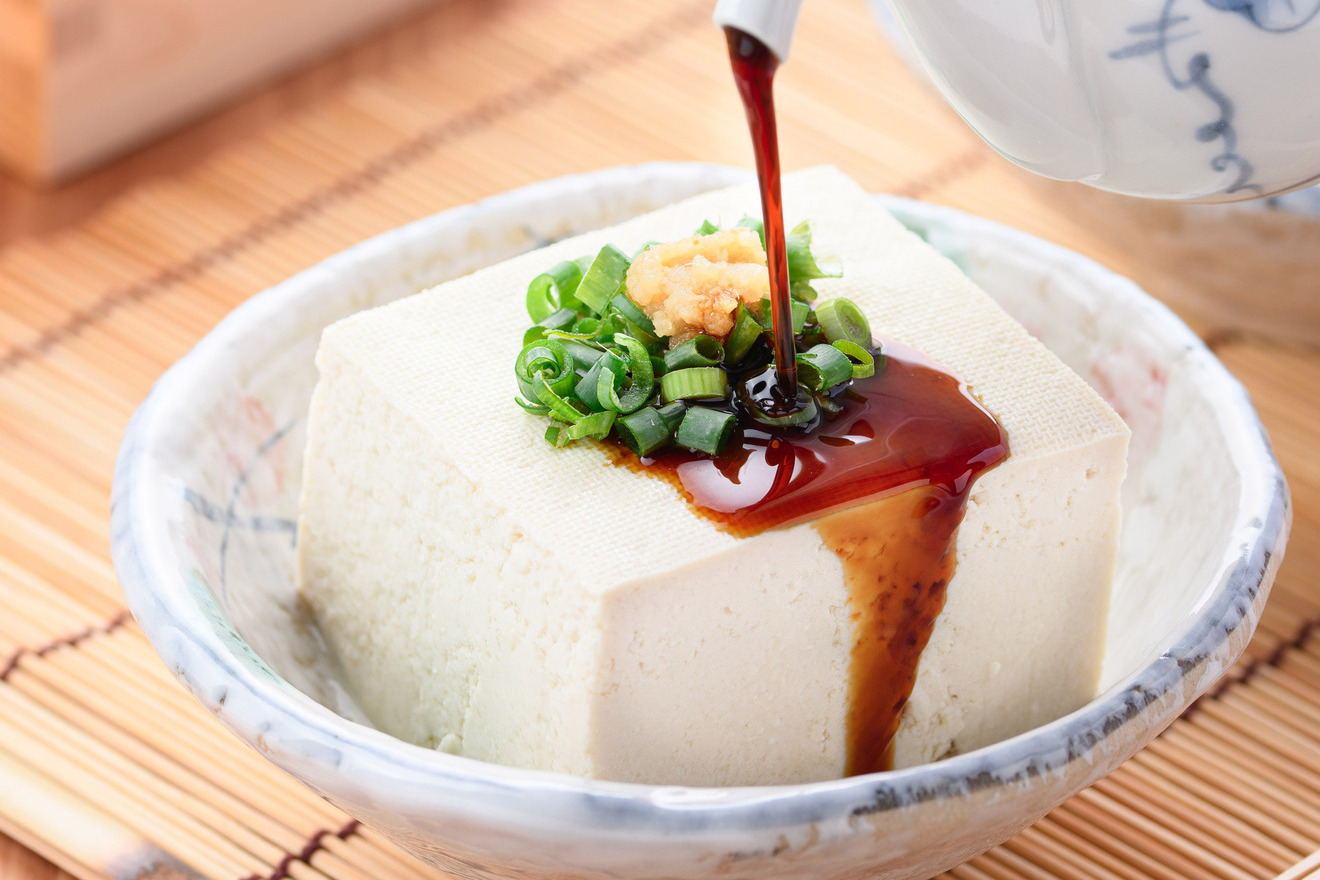 生姜を乗せた豆腐の画像