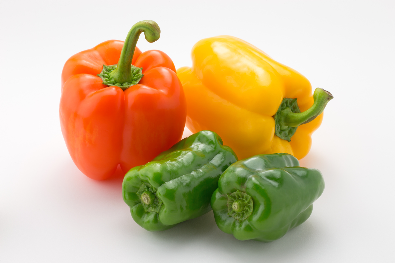 ピーマンとパプリカの違いとは？5つの観点から違いをご紹介 ピエトロラジオ