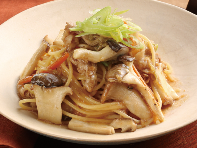 【ピエトロ×HOKTO コラボレシピ】きのこと豚肉のごま醤油ガーリックスパゲティ