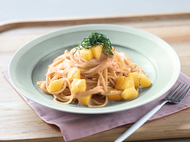 じゃがいもとたまねぎのたらこパスタ