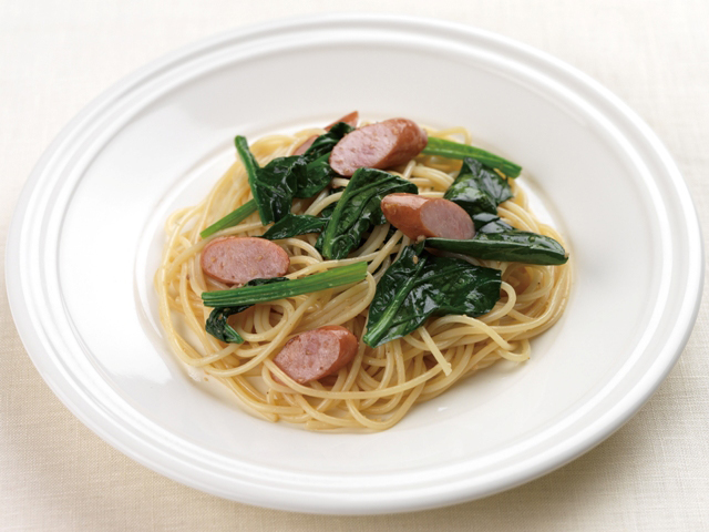 ほうれん草とソーセージのパスタ