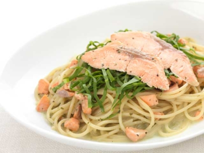 鮭のバジルクリームパスタ