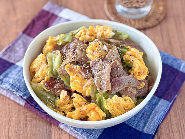 とろたまキャベツのうま塩豚ばら丼