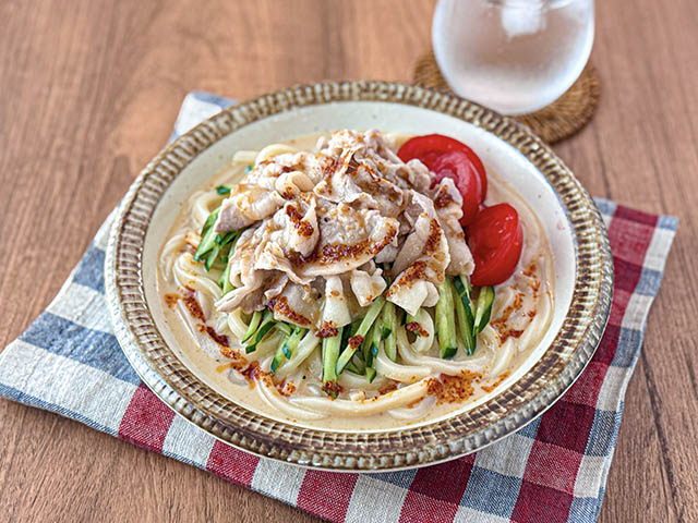 冷しゃぶサラダのごまだれうどん